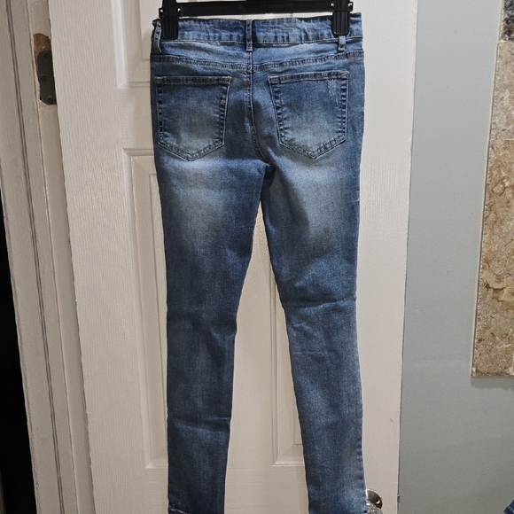 Distressed Jeans - Picture 12 of 16